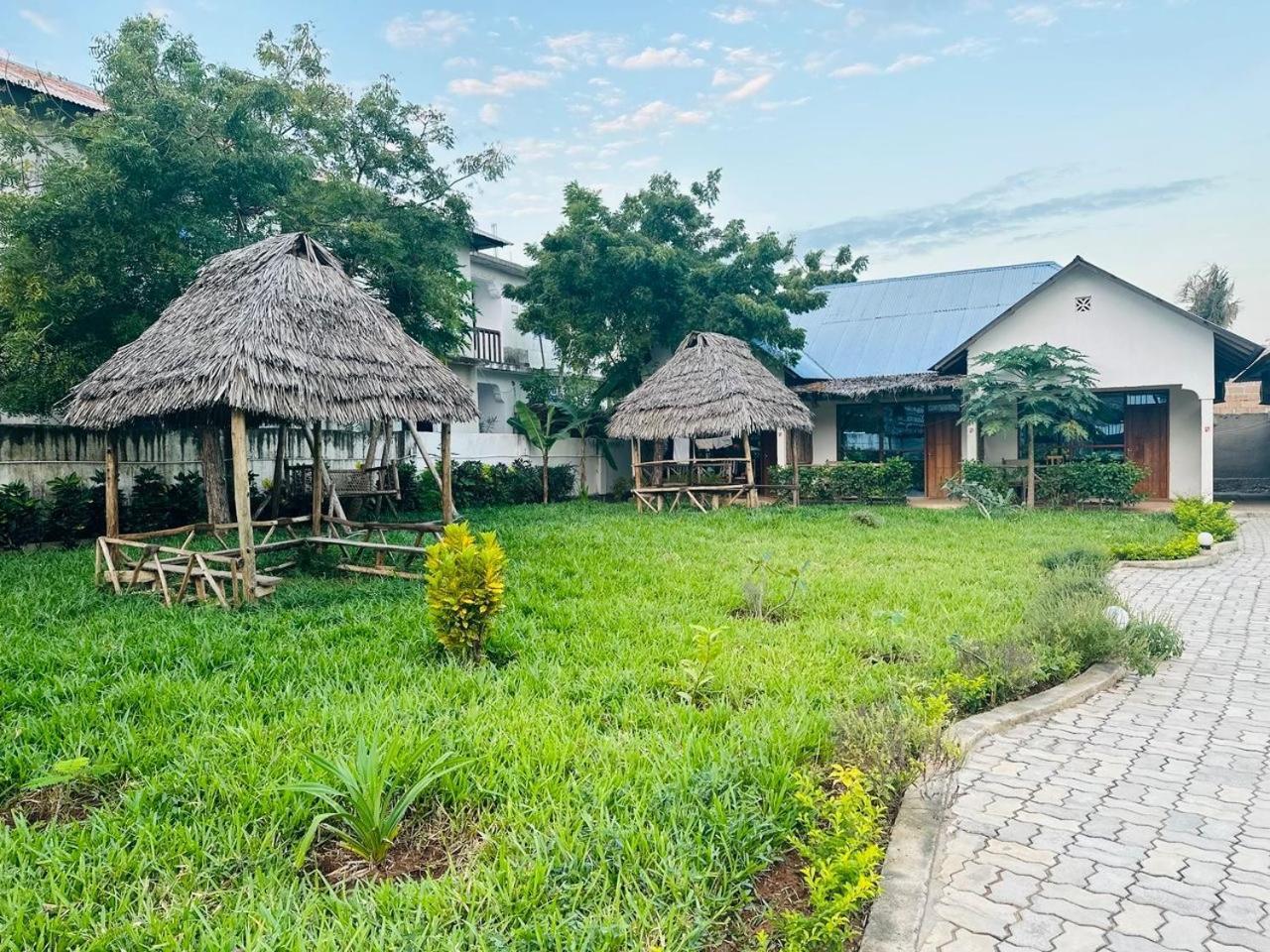 ホテル Zanzigo ナングウィ エクステリア 写真